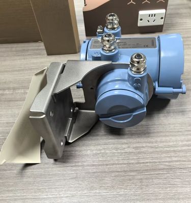 Brand New Emerson Micro Motion 1700R12AFFEZZZ Flow Transmitter with IP66 IP67 Protection for Field Mount Applications