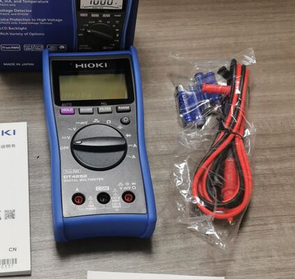 Hioki DT4252 Digital Multimeter with 6000 digits LCD display ±0.3% DC V accuracy and 40 Hz to 1 kHz bandwidth