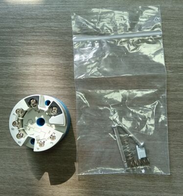 100% 오리지널 E+H TMT84-A1A2A 온도 송신기 IP65 등급과 스테인리스 스틸 구조